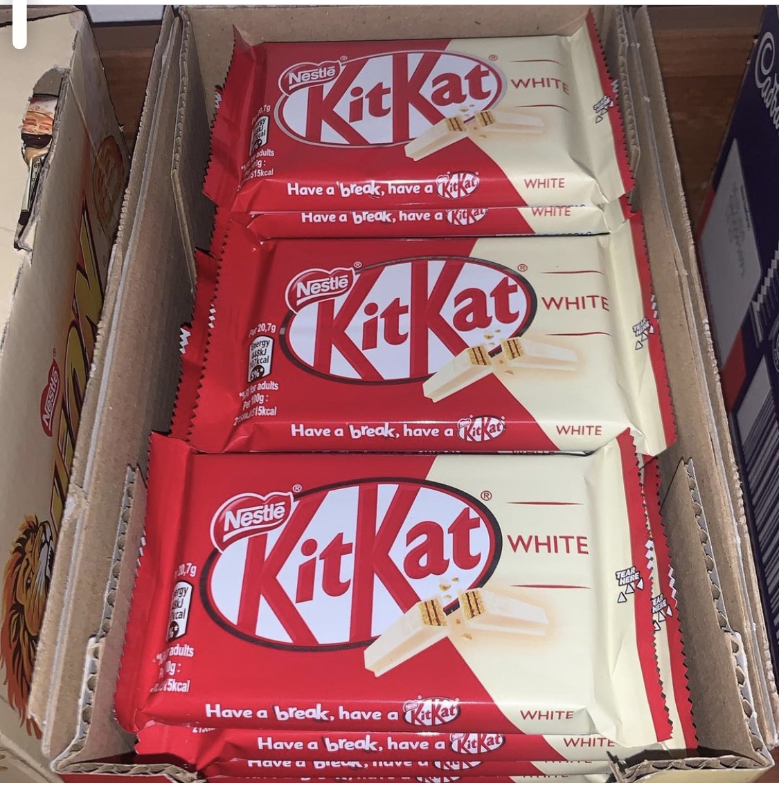 KitKat White - Rees Treats, Tonypandy